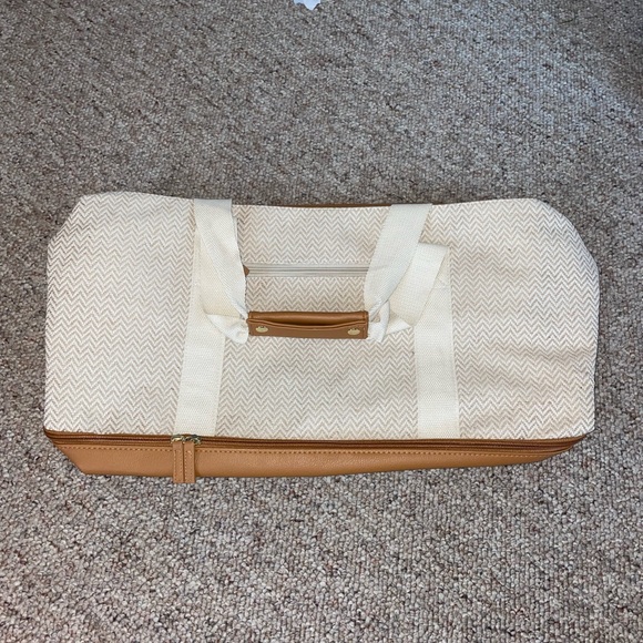 DSW Bags Dsw Cream Weekender Bag Wshoe Compartment Never Used